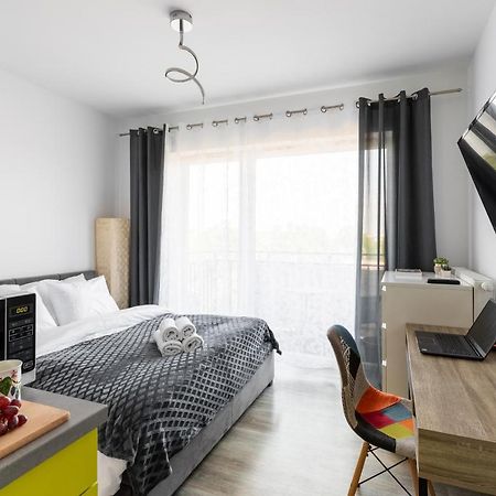 P&O Serviced Apartments - Dionizosa Warschau Exterior foto