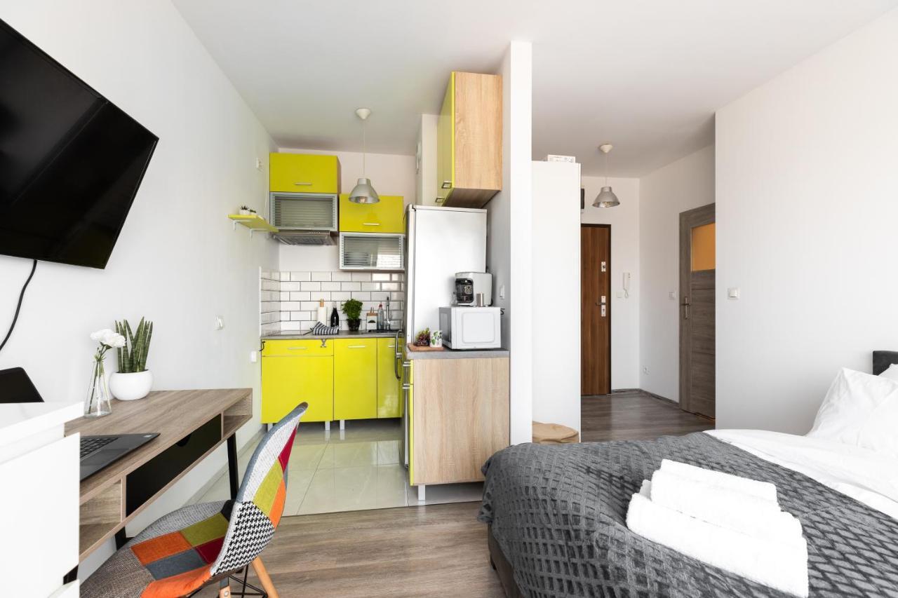 P&O Serviced Apartments - Dionizosa Warschau Exterior foto